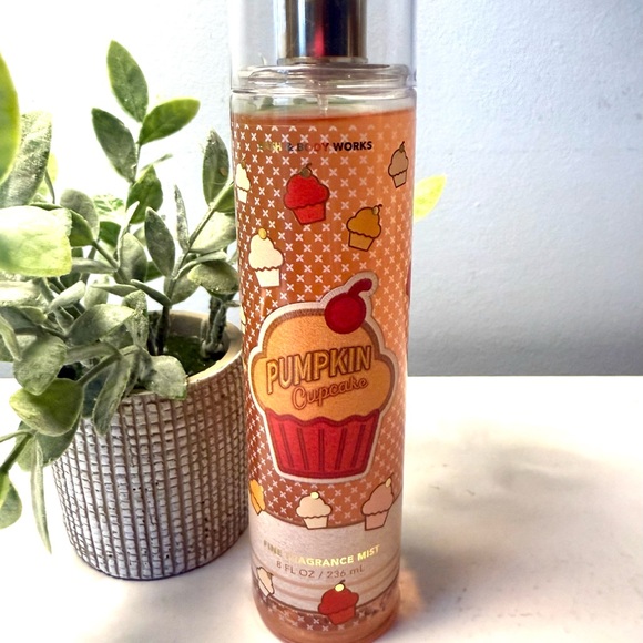 NWT, Bath & Body Works Pumpkin Cupcake Set - Picture 3 of 3